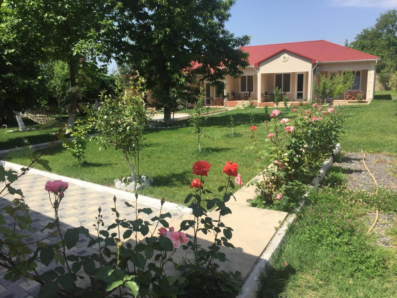 One Dom Cottage 盖贝莱 外观 照片