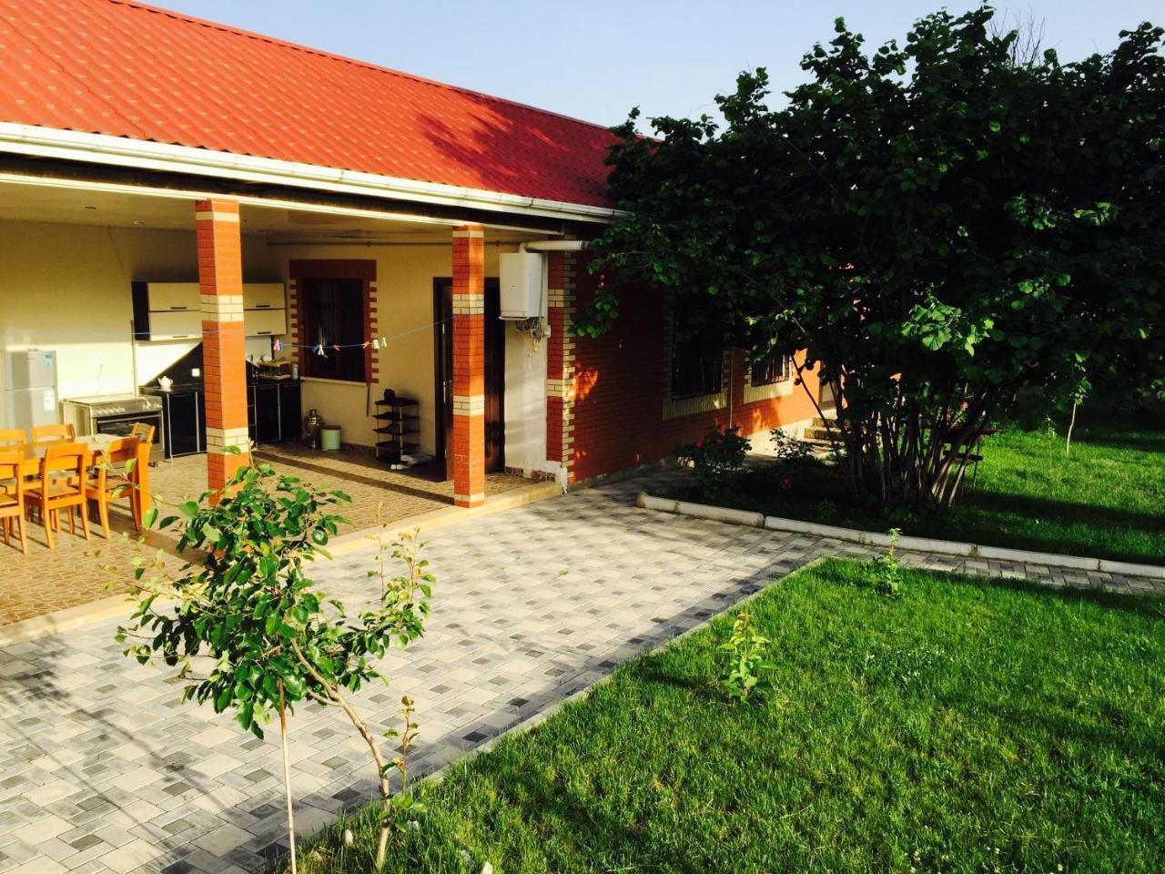 One Dom Cottage 盖贝莱 外观 照片