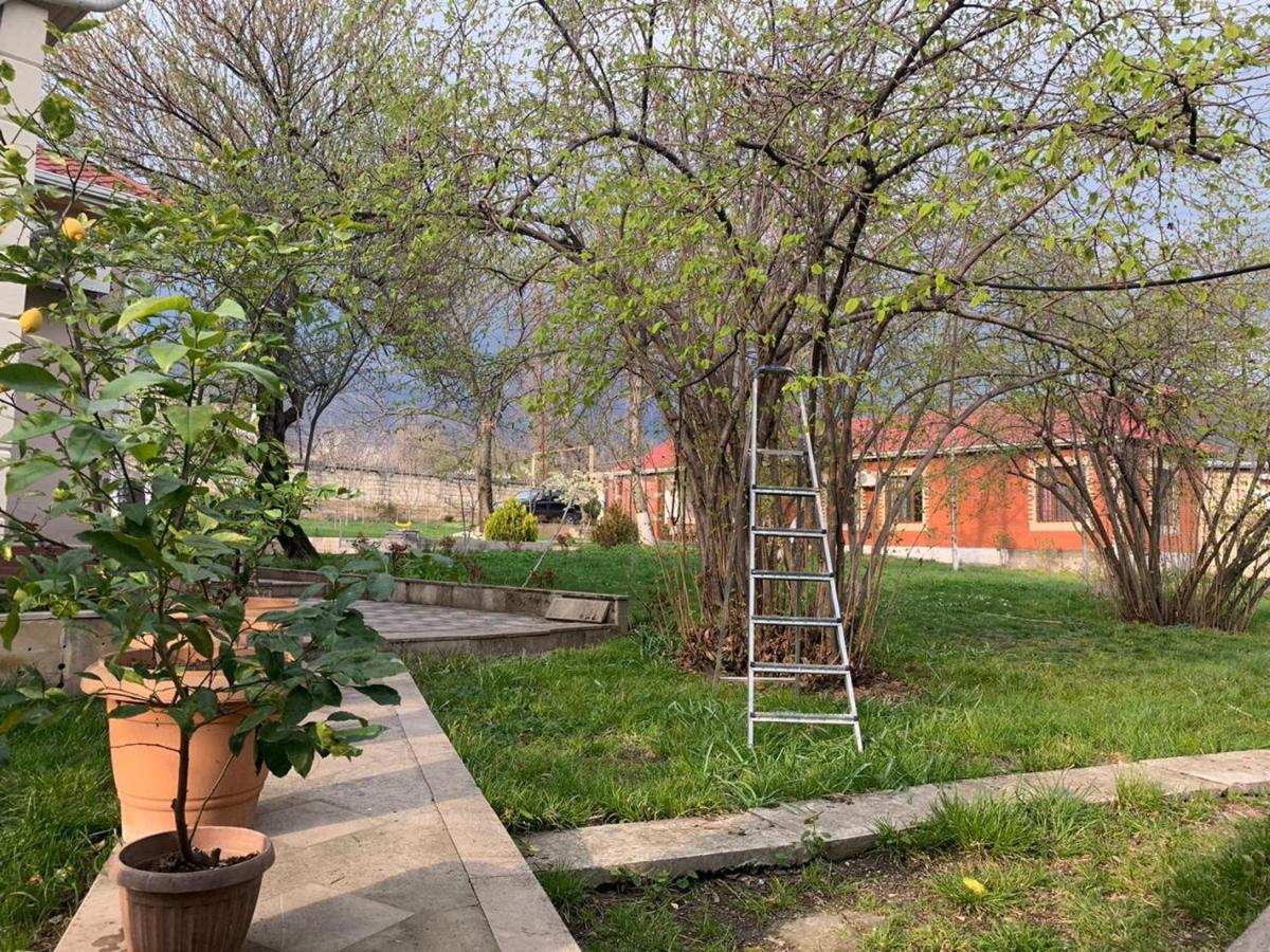 One Dom Cottage 盖贝莱 外观 照片